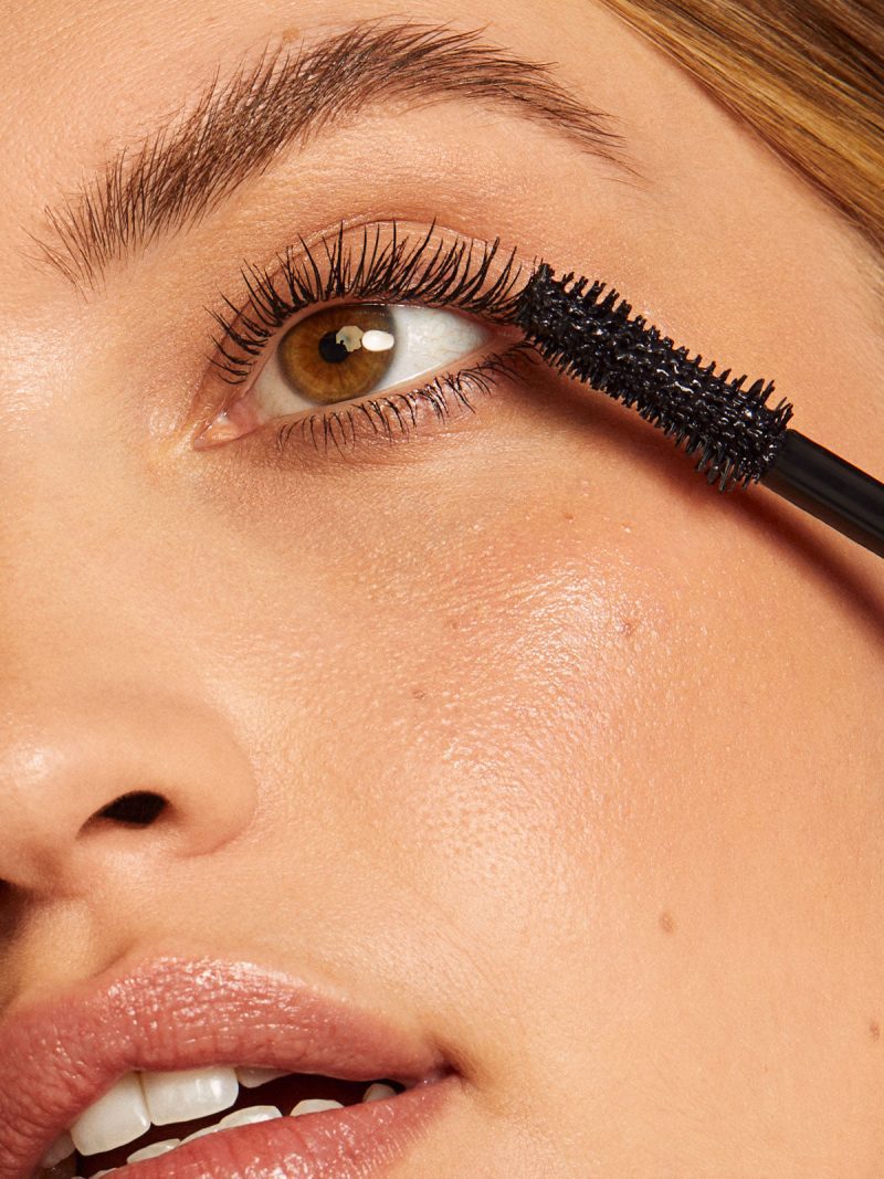 1200x1600 Fullest 0002 06 POPPY FULLEST MASCARA APPLICATION 0412 r2